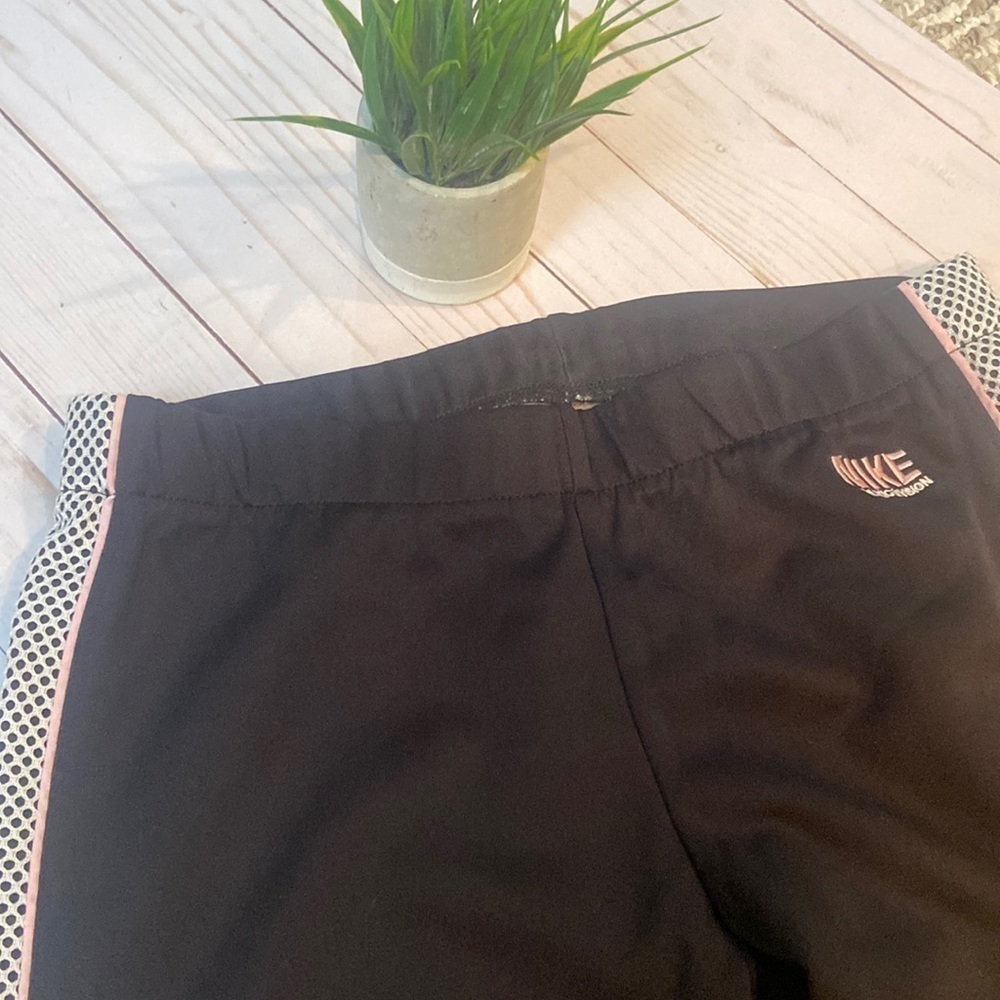 COPY - Nike  Yoga pants 💕 - Picture 3 of 8